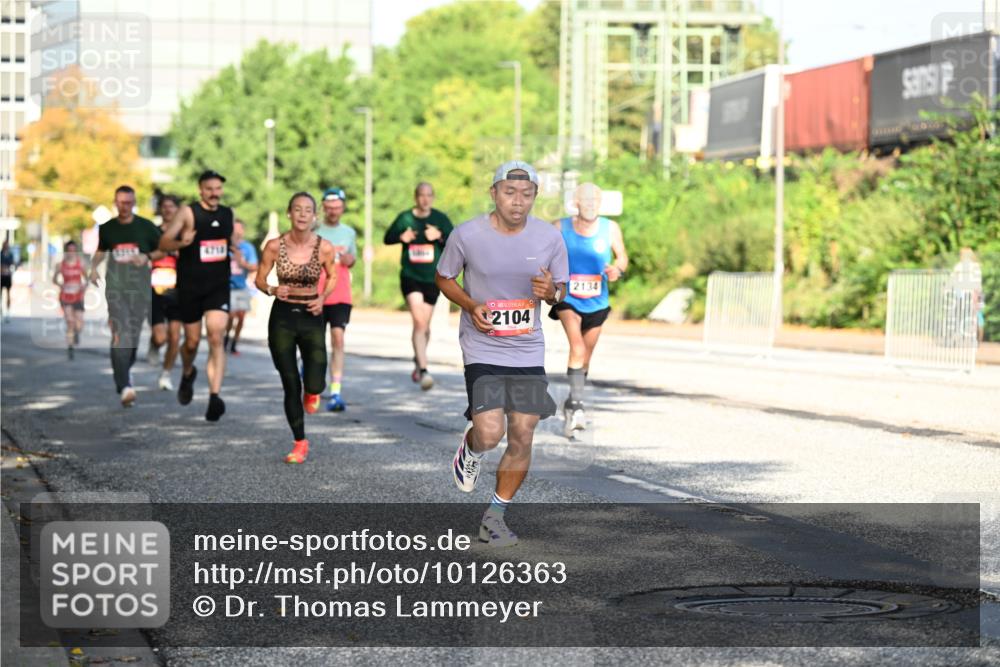 06.09.2026 - CURREX Alsterlauf Dr. Thomas Lammeyer http://msf.ph/oto/10126363 06.09.2026 09:45:08 Laufen 4710, 580, 2104, 2134 meine-sportfotos.de
