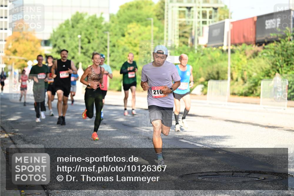 06.09.2026 - CURREX Alsterlauf Dr. Thomas Lammeyer http://msf.ph/oto/10126367 06.09.2026 09:45:08 Laufen 4718, 210, 2134 meine-sportfotos.de