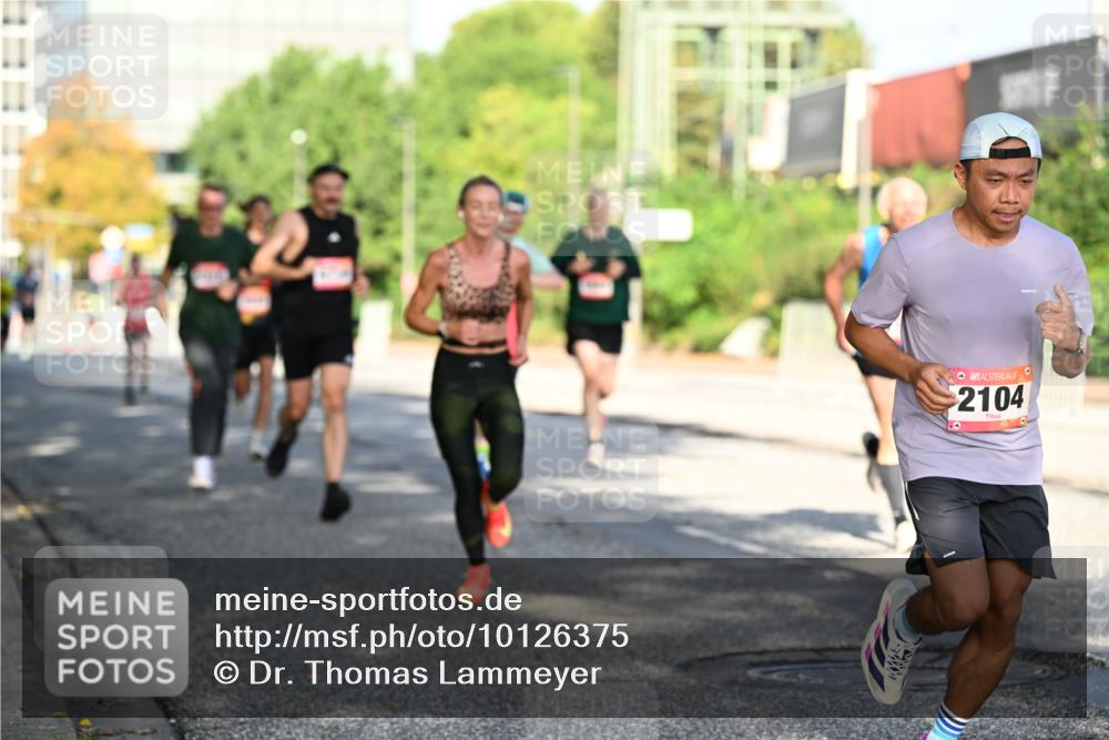 06.09.2026 - CURREX Alsterlauf Dr. Thomas Lammeyer http://msf.ph/oto/10126375 06.09.2026 09:45:10 Laufen 2104 meine-sportfotos.de
