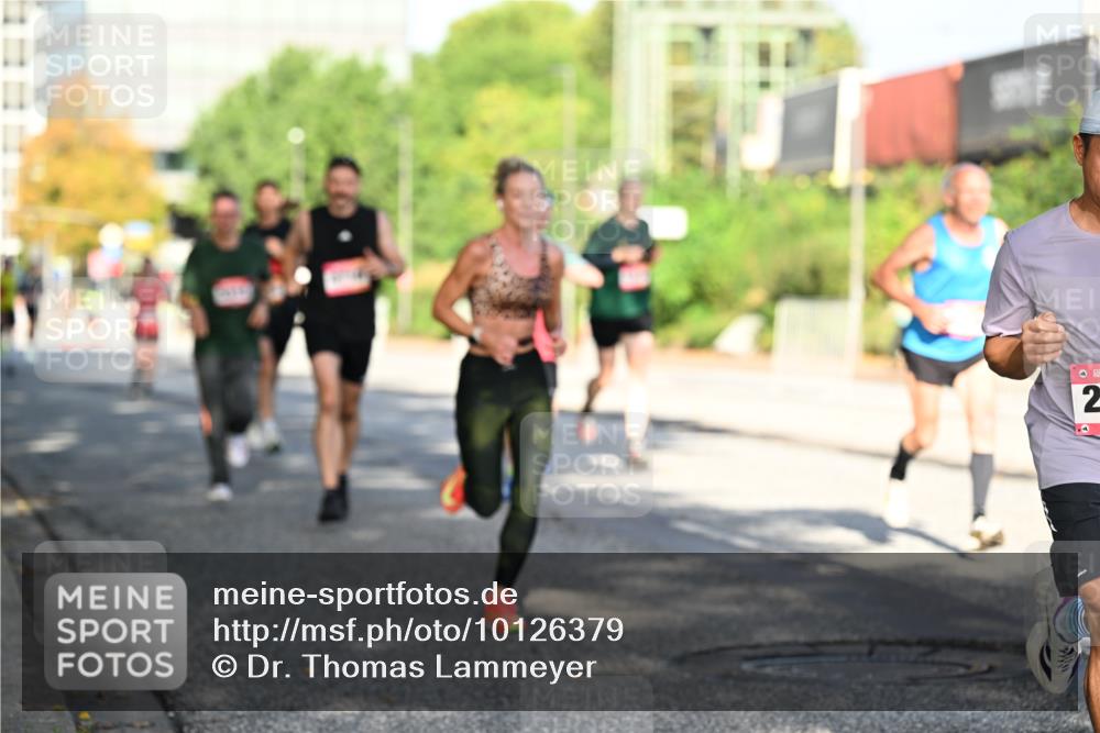 06.09.2026 - CURREX Alsterlauf Dr. Thomas Lammeyer http://msf.ph/oto/10126379 06.09.2026 09:45:10 Laufen 11 meine-sportfotos.de