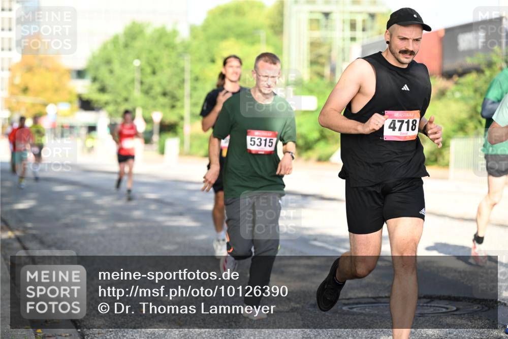 06.09.2026 - CURREX Alsterlauf Dr. Thomas Lammeyer http://msf.ph/oto/10126390 06.09.2026 09:45:13 Laufen 5315, 4718 meine-sportfotos.de