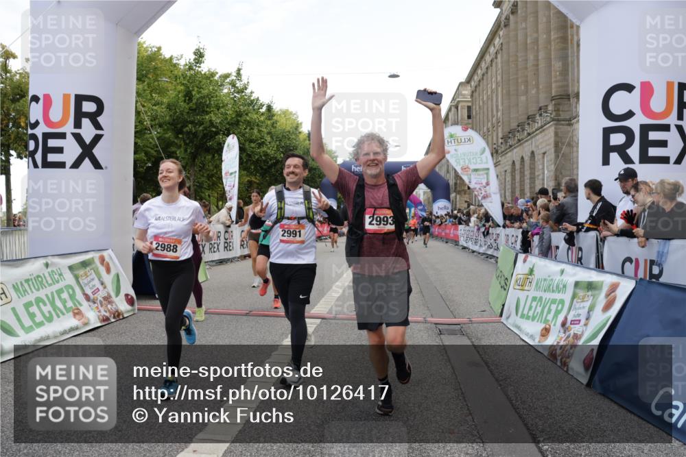06.09.2026 - CURREX Alsterlauf Yannick Fuchs http://msf.ph/oto/10126417 06.09.2026 10:04:35 Ziel 2303, 2581, 2988, 2991, 2993, 3435, 3696, 3807, 4052, 4179, 4431, 4744, 4768, 5071, 5644, 5718, 5767, 6063 meine-sportfotos.de