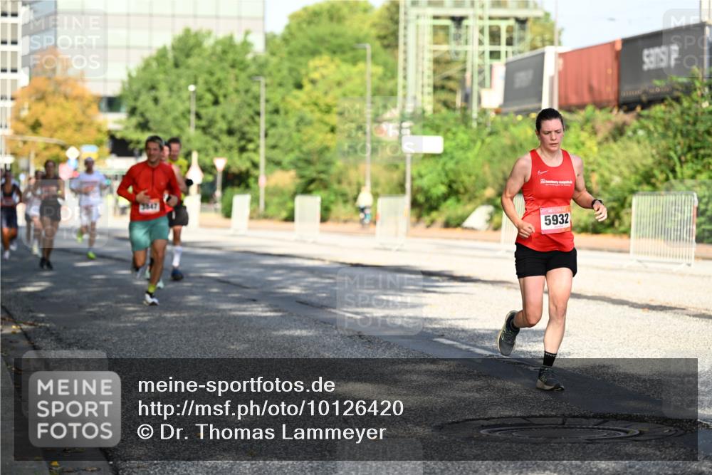 06.09.2026 - CURREX Alsterlauf Dr. Thomas Lammeyer http://msf.ph/oto/10126420 06.09.2026 09:45:17 Laufen 5932 meine-sportfotos.de