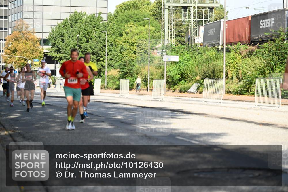 06.09.2026 - CURREX Alsterlauf Dr. Thomas Lammeyer http://msf.ph/oto/10126430 06.09.2026 09:45:18 Laufen 287 meine-sportfotos.de