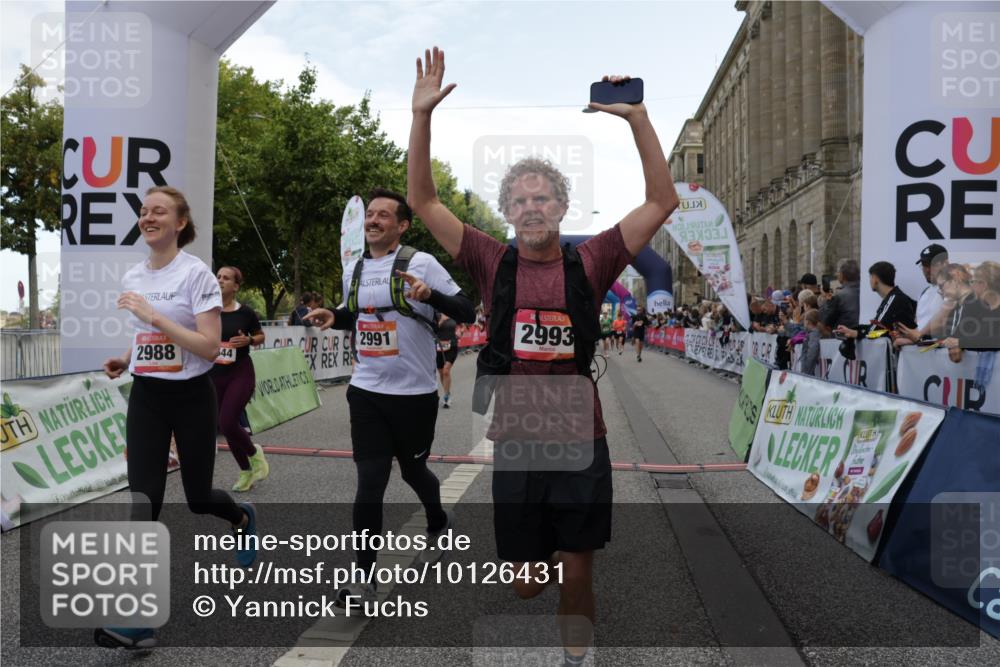 06.09.2026 - CURREX Alsterlauf Yannick Fuchs http://msf.ph/oto/10126431 06.09.2026 10:04:35 Ziel 2303, 2581, 2988, 2991, 2993, 3435, 3696, 3807, 4052, 4179, 4431, 4744, 4768, 5071, 5644, 5718, 5767, 6063 meine-sportfotos.de