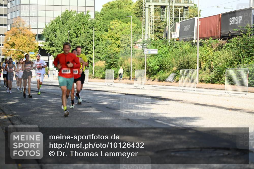 06.09.2026 - CURREX Alsterlauf Dr. Thomas Lammeyer http://msf.ph/oto/10126432 06.09.2026 09:45:18 Laufen 600, 3847, 868, 287 meine-sportfotos.de