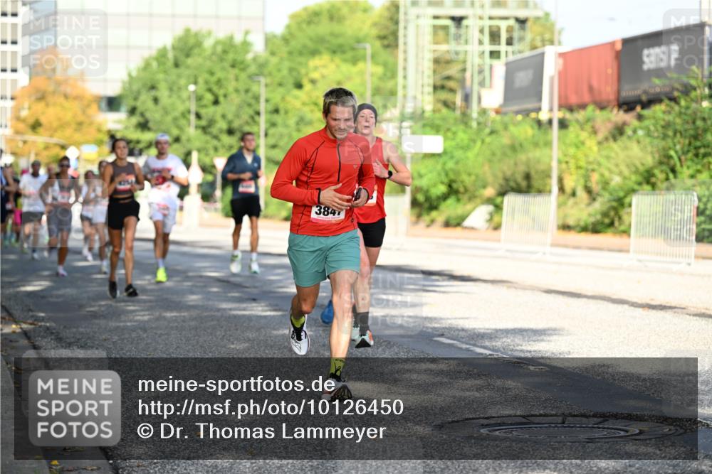 06.09.2026 - CURREX Alsterlauf Dr. Thomas Lammeyer http://msf.ph/oto/10126450 06.09.2026 09:45:20 Laufen 4254, 3847 meine-sportfotos.de
