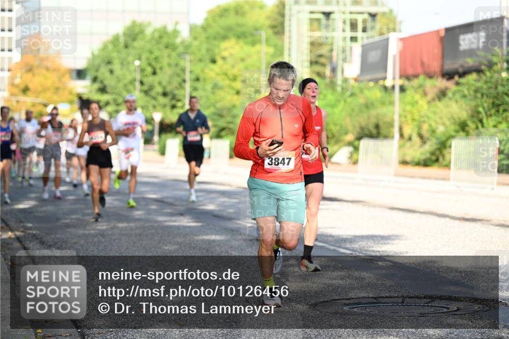 06.09.2026 - CURREX Alsterlauf Dr. Thomas Lammeyer http://msf.ph/oto/10126456 06.09.2026 09:45:21 Laufen 3847 meine-sportfotos.de