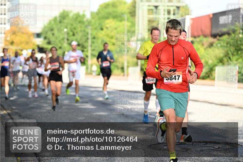 06.09.2026 - CURREX Alsterlauf Dr. Thomas Lammeyer http://msf.ph/oto/10126464 06.09.2026 09:45:21 Laufen 3045, 5847 meine-sportfotos.de