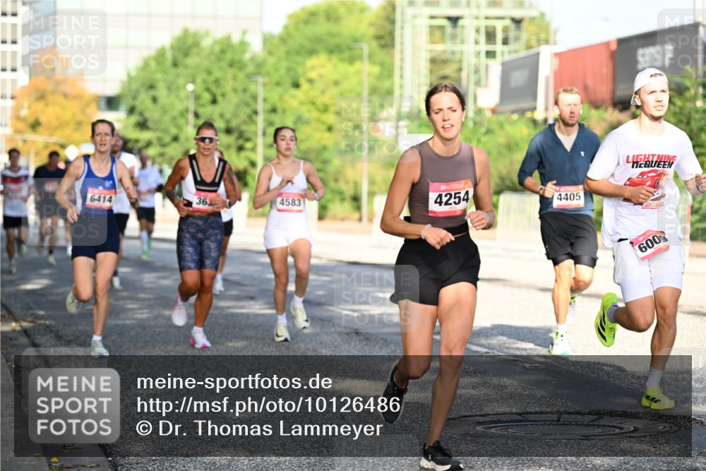 06.09.2026 - CURREX Alsterlauf Dr. Thomas Lammeyer http://msf.ph/oto/10126486 06.09.2026 09:45:24 Laufen 6414, 363, 4583, 4254, 4405, 600 meine-sportfotos.de
