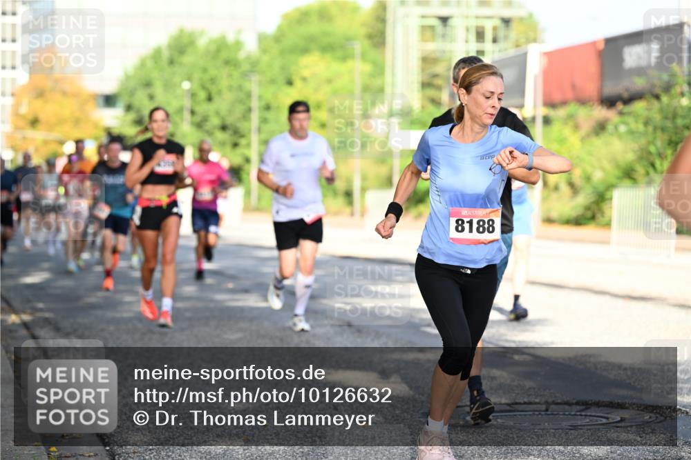 06.09.2026 - CURREX Alsterlauf Dr. Thomas Lammeyer http://msf.ph/oto/10126632 06.09.2026 09:45:40 Laufen 8188 meine-sportfotos.de