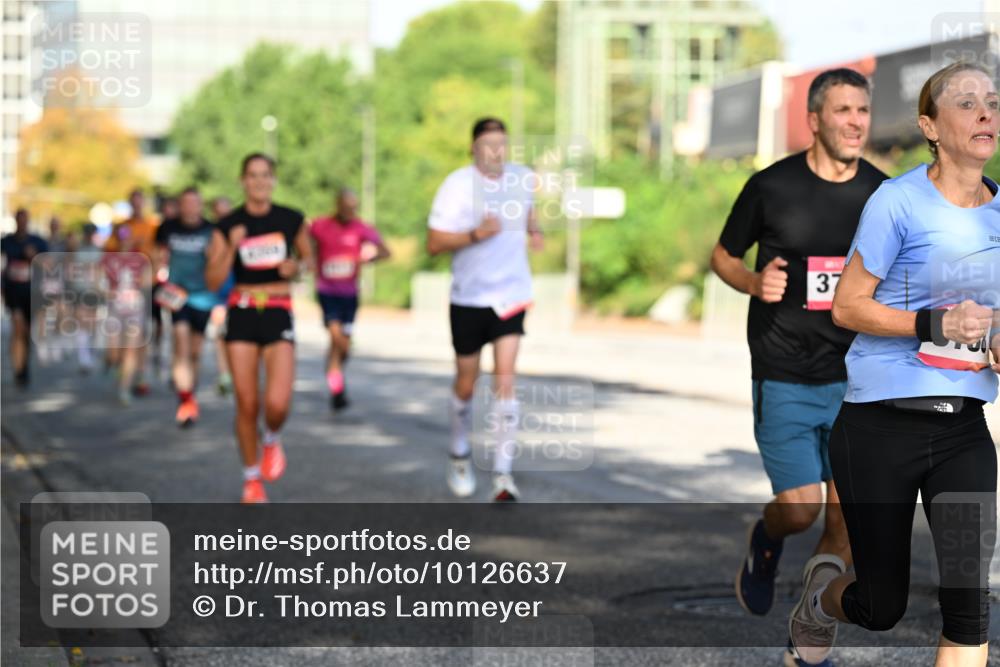 06.09.2026 - CURREX Alsterlauf Dr. Thomas Lammeyer http://msf.ph/oto/10126637 06.09.2026 09:45:40 Laufen 37 meine-sportfotos.de