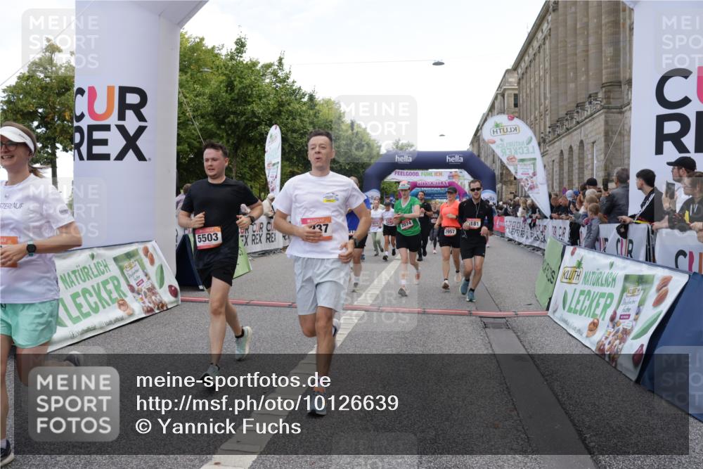 06.09.2026 - CURREX Alsterlauf Yannick Fuchs http://msf.ph/oto/10126639 06.09.2026 10:04:42 Ziel 2074, 2121, 2203, 2357, 2583, 2658, 2957, 3004, 3005, 3101, 3451, 3807, 4052, 4181, 4413, 4415, 4431, 4516, 4744, 4874, 5071, 5275, 5503, 5504, 5566, 5576, 5644, 5767, 6063, 8237 meine-sportfotos.de
