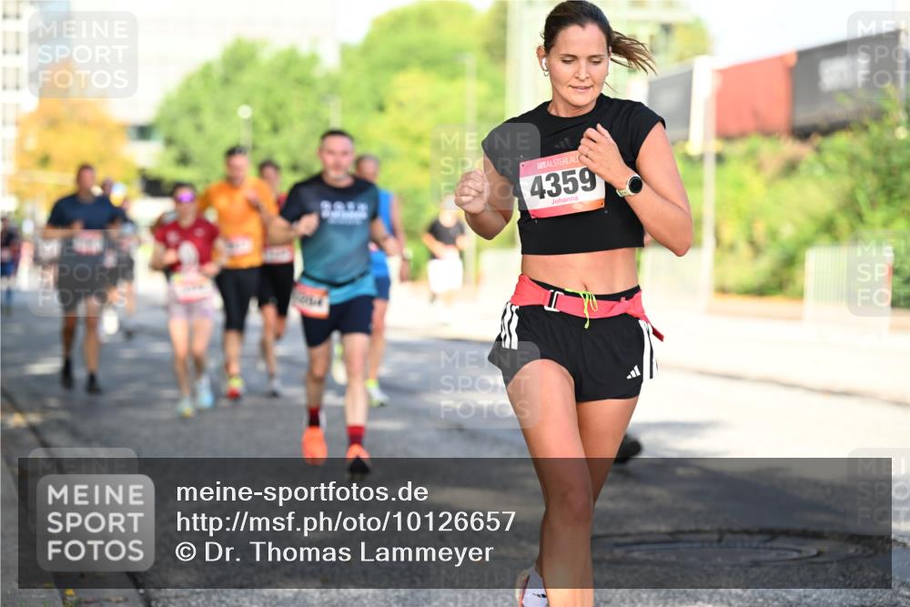 06.09.2026 - CURREX Alsterlauf Dr. Thomas Lammeyer http://msf.ph/oto/10126657 06.09.2026 09:45:43 Laufen 4359 meine-sportfotos.de