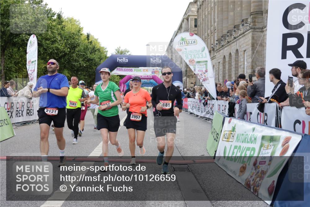 06.09.2026 - CURREX Alsterlauf Yannick Fuchs http://msf.ph/oto/10126659 06.09.2026 10:04:42 Ziel 2074, 2121, 2203, 2357, 2583, 2658, 2957, 3004, 3005, 3101, 3451, 3807, 4052, 4181, 4413, 4415, 4431, 4516, 4744, 4874, 5071, 5275, 5503, 5504, 5566, 5576, 5644, 5767, 6063, 8237 meine-sportfotos.de