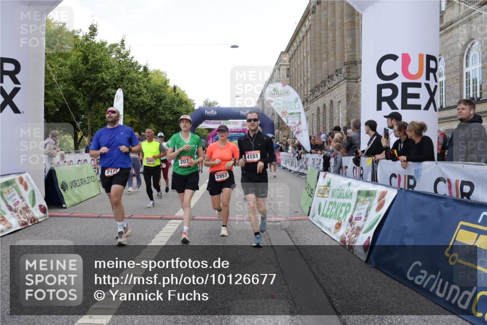 06.09.2026 - CURREX Alsterlauf Yannick Fuchs http://msf.ph/oto/10126677 06.09.2026 10:04:43 Ziel 2074, 2121, 2203, 2278, 2357, 2583, 2658, 2957, 3004, 3005, 3101, 3451, 4052, 4181, 4413, 4415, 4431, 4516, 4744, 4874, 5275, 5503, 5504, 5566, 5568, 5576, 5767, 6063, 8237 meine-sportfotos.de