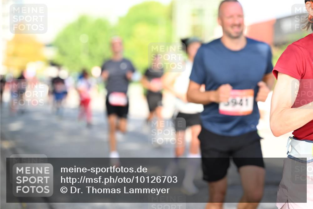 06.09.2026 - CURREX Alsterlauf Dr. Thomas Lammeyer http://msf.ph/oto/10126703 06.09.2026 09:45:48 Laufen 5941 meine-sportfotos.de