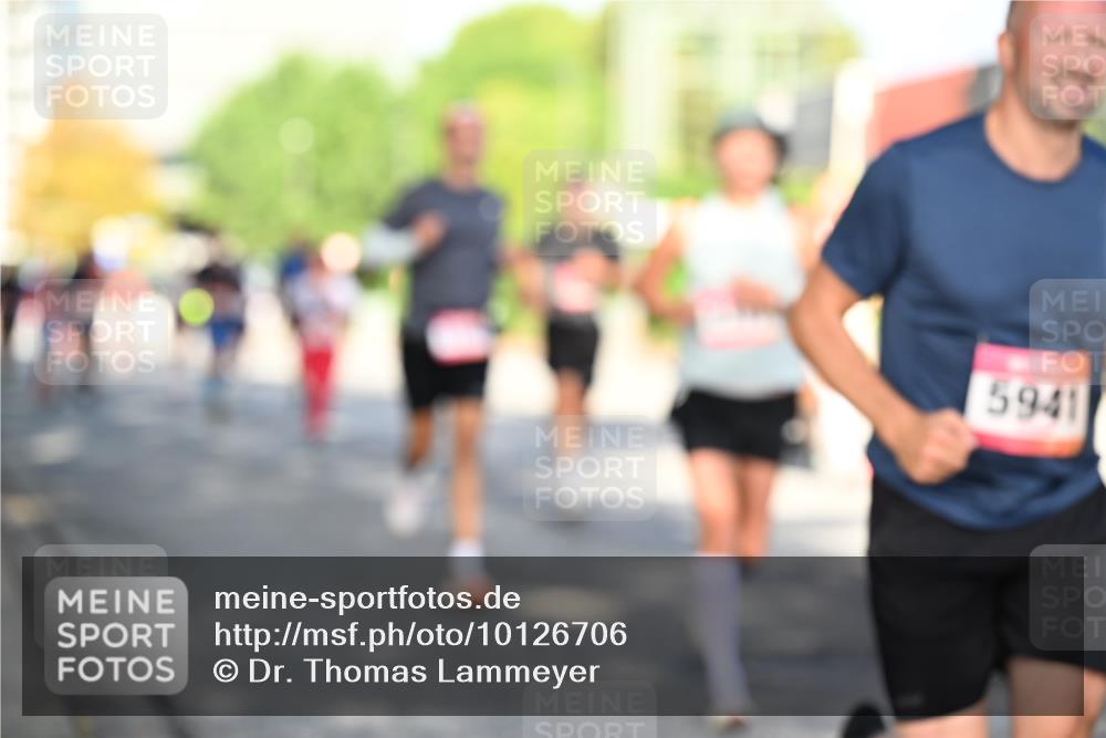 06.09.2026 - CURREX Alsterlauf Dr. Thomas Lammeyer http://msf.ph/oto/10126706 06.09.2026 09:45:48 Laufen 5941 meine-sportfotos.de