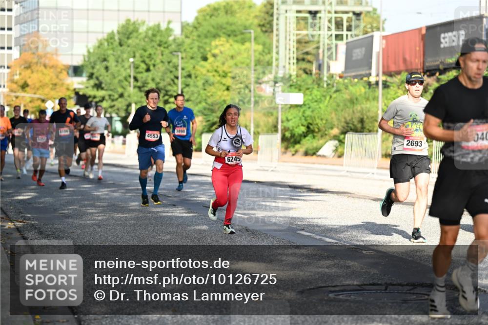 06.09.2026 - CURREX Alsterlauf Dr. Thomas Lammeyer http://msf.ph/oto/10126725 06.09.2026 09:45:50 Laufen 8106, 4553, 3898, 6245, 2693, 04 meine-sportfotos.de