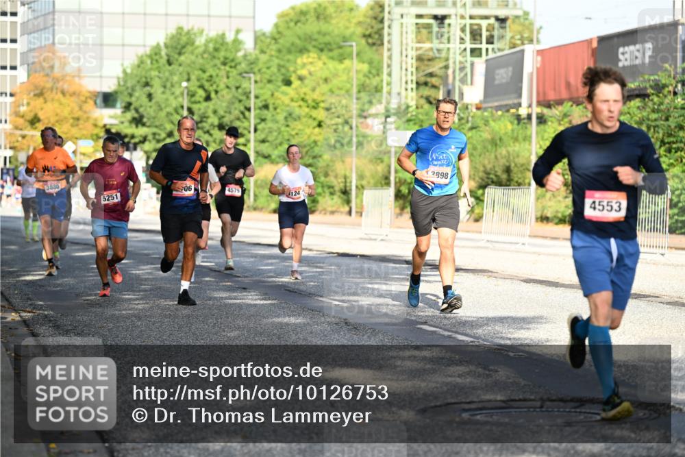 06.09.2026 - CURREX Alsterlauf Dr. Thomas Lammeyer http://msf.ph/oto/10126753 06.09.2026 09:45:53 Laufen 2898, 3880, 06, 4579, 5251, 124, 4553 meine-sportfotos.de