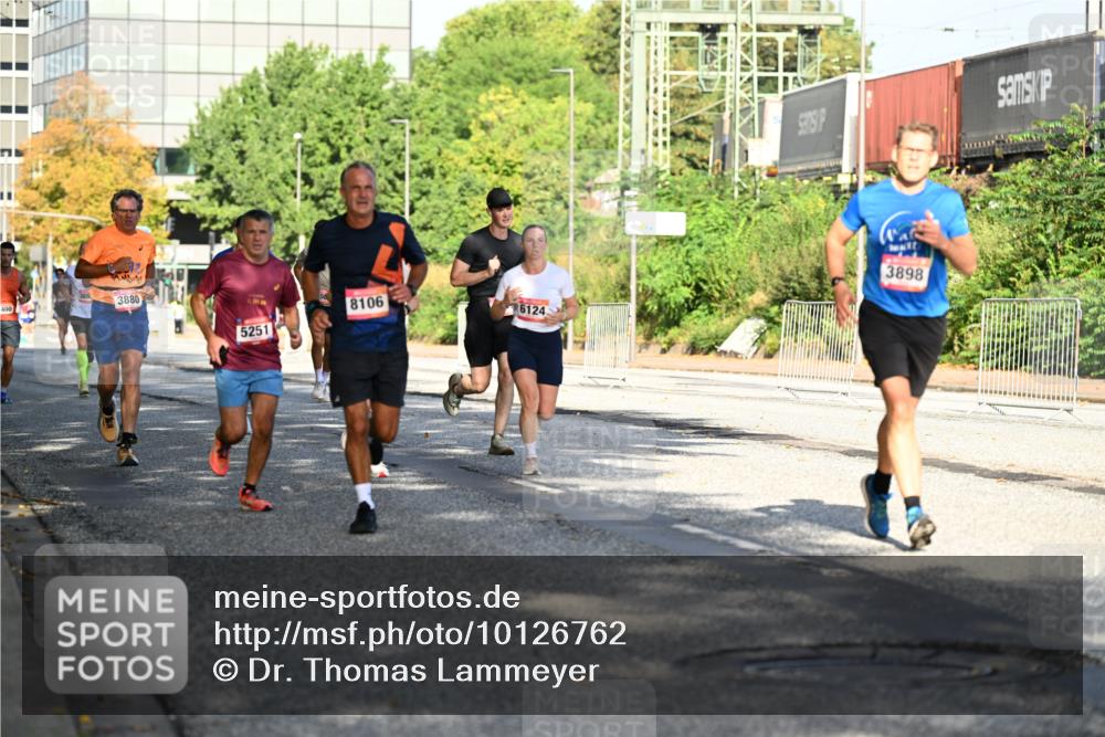 06.09.2026 - CURREX Alsterlauf Dr. Thomas Lammeyer http://msf.ph/oto/10126762 06.09.2026 09:45:54 Laufen 3880, 400, 8106, 6124, 5251, 3898 meine-sportfotos.de