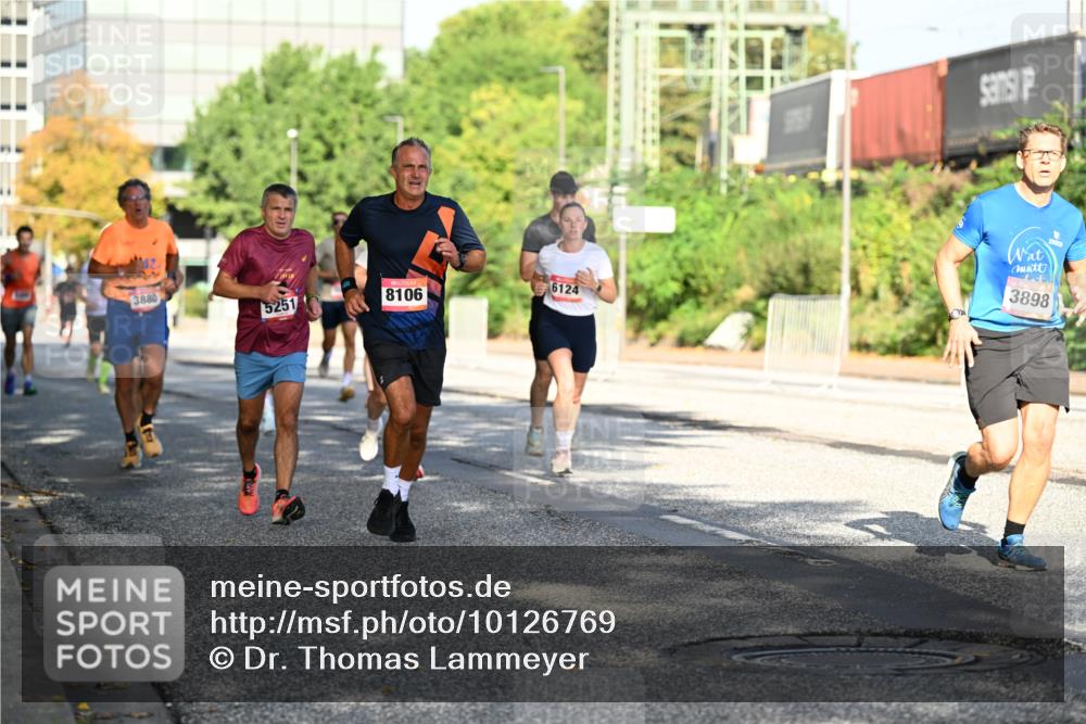 06.09.2026 - CURREX Alsterlauf Dr. Thomas Lammeyer http://msf.ph/oto/10126769 06.09.2026 09:45:55 Laufen 3880, 5251, 8106, 6124, 3898 meine-sportfotos.de