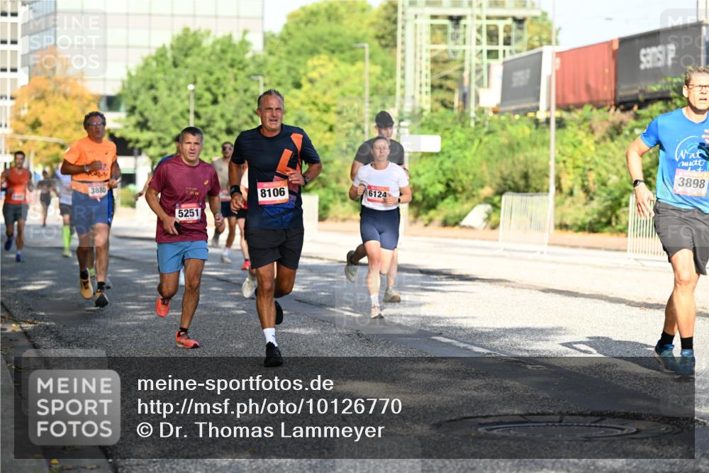 06.09.2026 - CURREX Alsterlauf Dr. Thomas Lammeyer http://msf.ph/oto/10126770 06.09.2026 09:45:55 Laufen 3880, 2, 195, 5251, 8106, 6124, 3898 meine-sportfotos.de