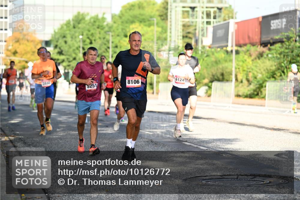06.09.2026 - CURREX Alsterlauf Dr. Thomas Lammeyer http://msf.ph/oto/10126772 06.09.2026 09:45:56 Laufen 3880, 8106, 6124, 5251 meine-sportfotos.de