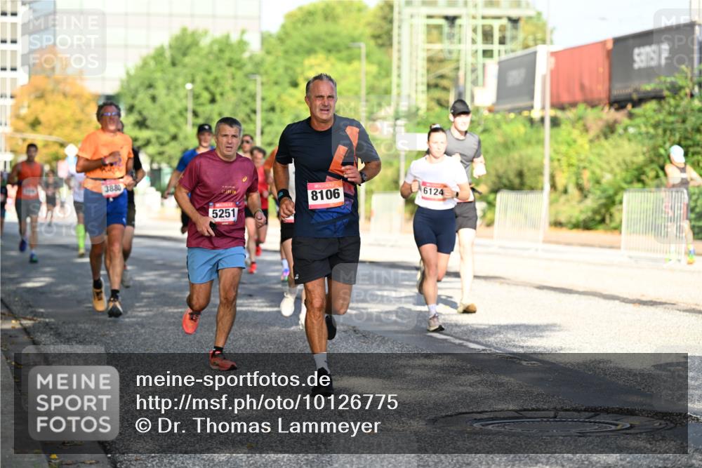 06.09.2026 - CURREX Alsterlauf Dr. Thomas Lammeyer http://msf.ph/oto/10126775 06.09.2026 09:45:56 Laufen 3880, 5251, 195, 8106, 6124 meine-sportfotos.de