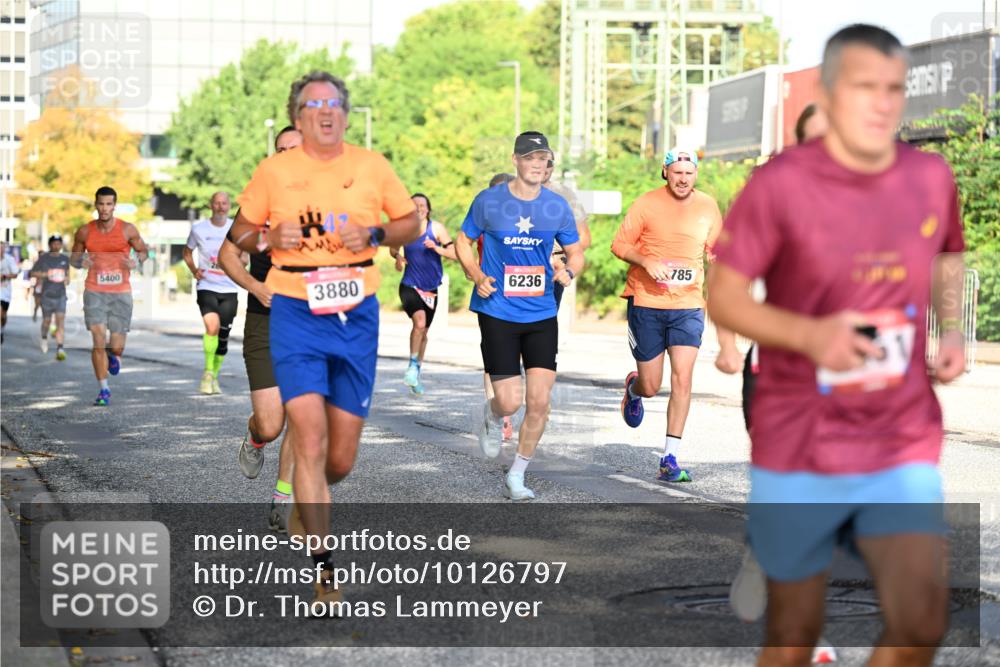 06.09.2026 - CURREX Alsterlauf Dr. Thomas Lammeyer http://msf.ph/oto/10126797 06.09.2026 09:45:58 Laufen 100, 5400, 3880, 6236, 785 meine-sportfotos.de