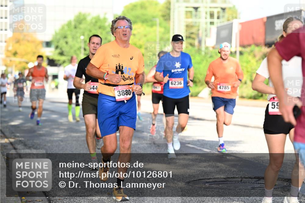 06.09.2026 - CURREX Alsterlauf Dr. Thomas Lammeyer http://msf.ph/oto/10126801 06.09.2026 09:45:59 Laufen 0, 44, 3880, 6236, 4785, 59, 15 meine-sportfotos.de