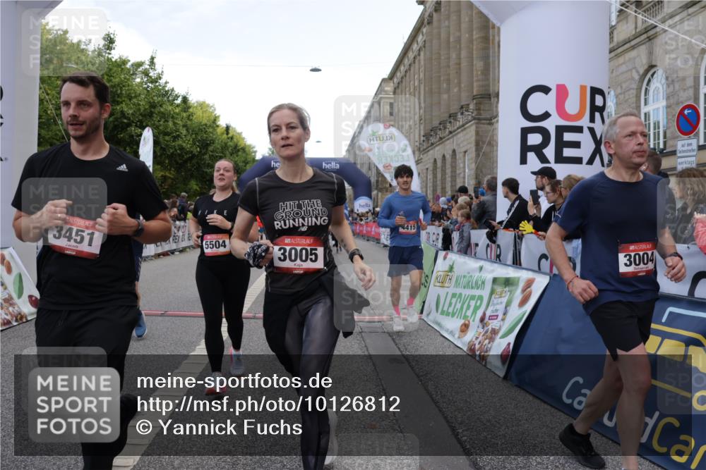 06.09.2026 - CURREX Alsterlauf Yannick Fuchs http://msf.ph/oto/10126812 06.09.2026 10:04:47 Ziel 2074, 2121, 2133, 2203, 2278, 2357, 2583, 2658, 2776, 2957, 3004, 3005, 3101, 3109, 3451, 4181, 4413, 4415, 4516, 4704, 4874, 5275, 5503, 5504, 5566, 5568, 5576, 5767, 8237 meine-sportfotos.de