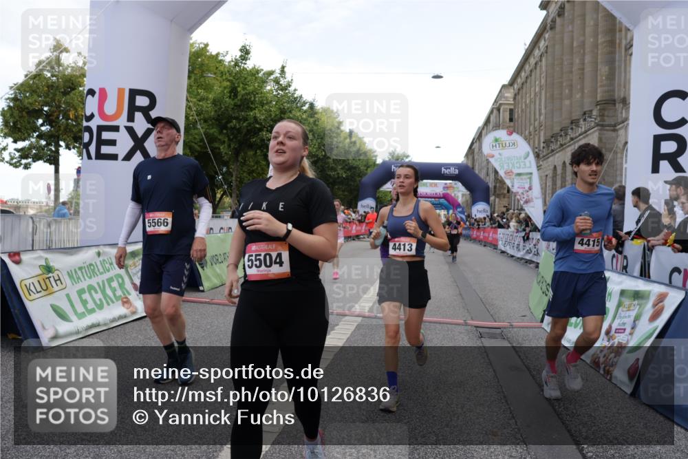 06.09.2026 - CURREX Alsterlauf Yannick Fuchs http://msf.ph/oto/10126836 06.09.2026 10:04:47 Ziel 2074, 2121, 2133, 2203, 2278, 2357, 2583, 2658, 2776, 2957, 3004, 3005, 3101, 3109, 3451, 4181, 4413, 4415, 4516, 4704, 4874, 5275, 5503, 5504, 5566, 5568, 5576, 5767, 8237 meine-sportfotos.de