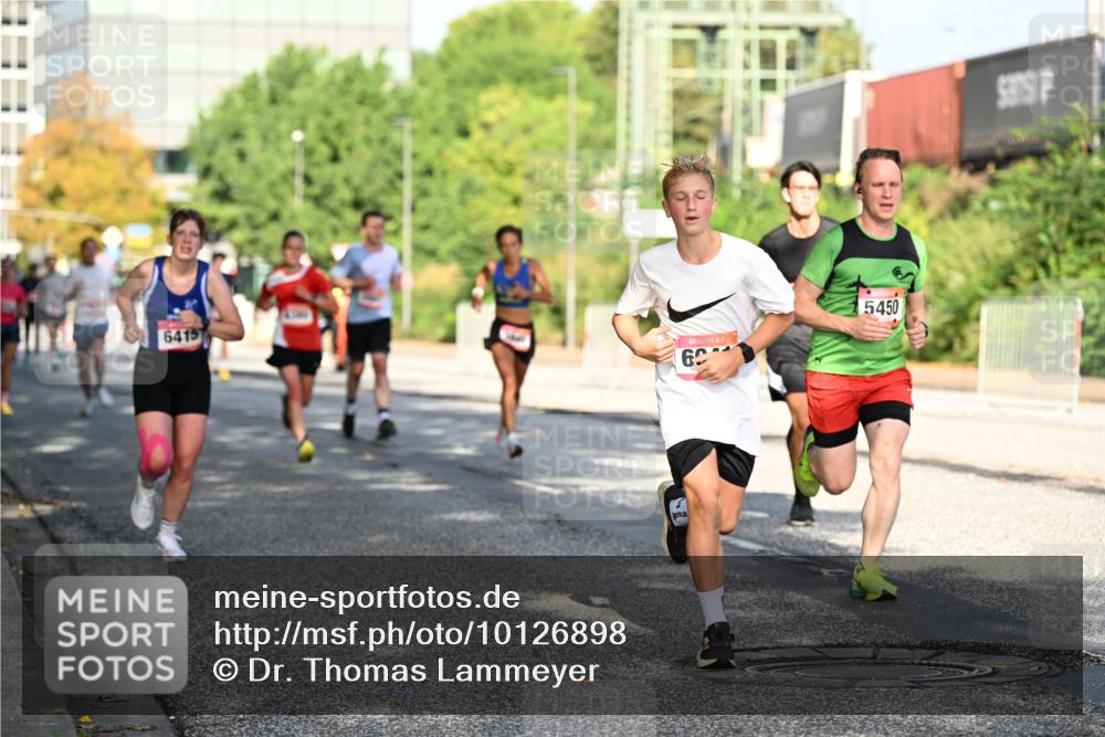 06.09.2026 - CURREX Alsterlauf Dr. Thomas Lammeyer http://msf.ph/oto/10126898 06.09.2026 09:46:10 Laufen 6415, 6, 5450 meine-sportfotos.de