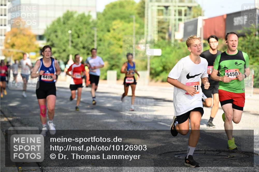 06.09.2026 - CURREX Alsterlauf Dr. Thomas Lammeyer http://msf.ph/oto/10126903 06.09.2026 09:46:10 Laufen 6415, 1, 5450 meine-sportfotos.de