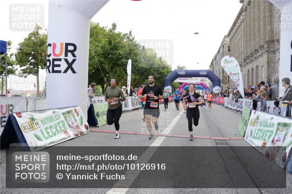 06.09.2026 - CURREX Alsterlauf Yannick Fuchs http://msf.ph/oto/10126916 06.09.2026 10:04:51 Ziel 2095, 2133, 2203, 2278, 2357, 2583, 2658, 2776, 3004, 3005, 3109, 3451, 3452, 4413, 4415, 4516, 4593, 4704, 4874, 4892, 5275, 5504, 5566, 5568, 5576, 6282, 8242 meine-sportfotos.de