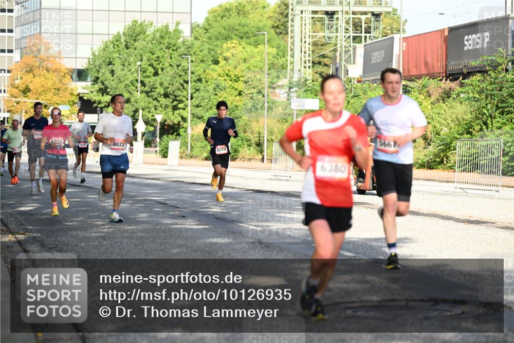 06.09.2026 - CURREX Alsterlauf Dr. Thomas Lammeyer http://msf.ph/oto/10126935 06.09.2026 09:46:13 Laufen 2216, 6241, 8073, 8223, 6380, 5667 meine-sportfotos.de