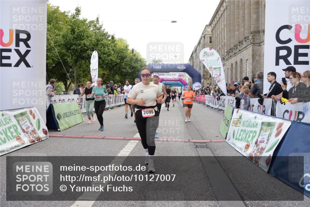 06.09.2026 - CURREX Alsterlauf Yannick Fuchs http://msf.ph/oto/10127007 06.09.2026 10:04:54 Ziel 2095, 2133, 2278, 2343, 2512, 2776, 3109, 3412, 3452, 4413, 4415, 4593, 4704, 4892, 5022, 5568, 6282, 8242 meine-sportfotos.de