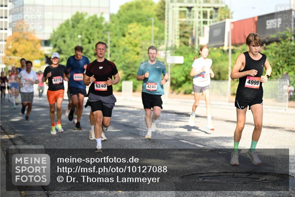 06.09.2026 - CURREX Alsterlauf Dr. Thomas Lammeyer http://msf.ph/oto/10127088 06.09.2026 09:46:32 Laufen 5902, 4275, 6240, 4240, 4999 meine-sportfotos.de