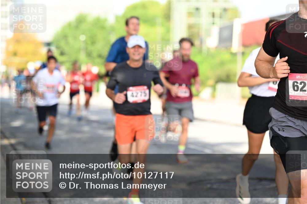 06.09.2026 - CURREX Alsterlauf Dr. Thomas Lammeyer http://msf.ph/oto/10127117 06.09.2026 09:46:35 Laufen 4275, 62 meine-sportfotos.de