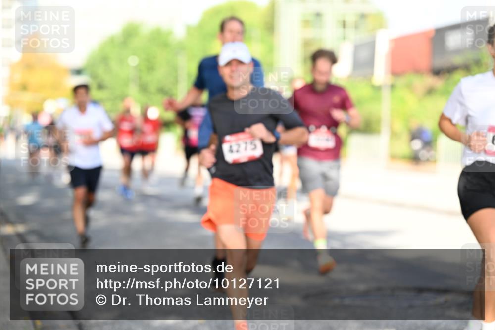 06.09.2026 - CURREX Alsterlauf Dr. Thomas Lammeyer http://msf.ph/oto/10127121 06.09.2026 09:46:35 Laufen 4275 meine-sportfotos.de