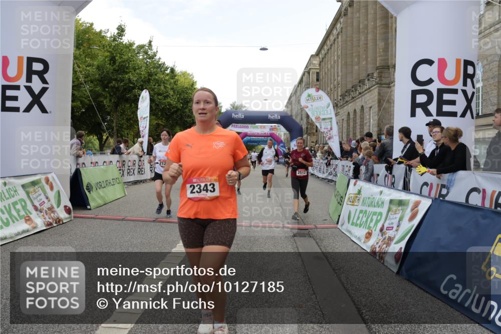 06.09.2026 - CURREX Alsterlauf Yannick Fuchs http://msf.ph/oto/10127185 06.09.2026 10:04:58 Ziel 2095, 2133, 2343, 2512, 2776, 3317, 3412, 3452, 3793, 3853, 3854, 3968, 4593, 4704, 4892, 5022, 5329, 5765, 6179, 6282, 8242, 8298 meine-sportfotos.de