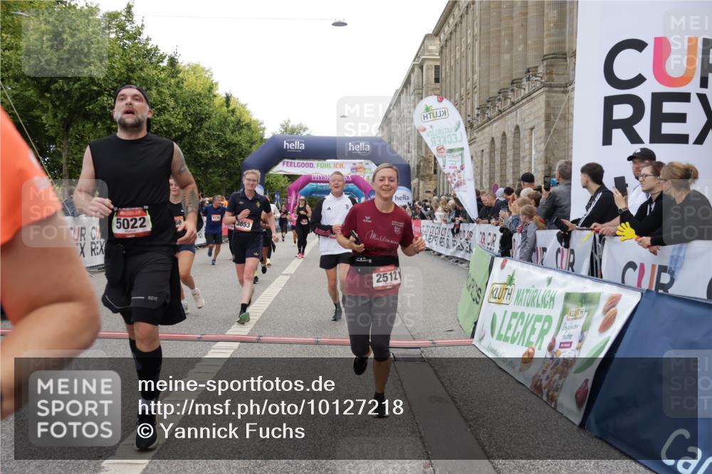 06.09.2026 - CURREX Alsterlauf Yannick Fuchs http://msf.ph/oto/10127218 06.09.2026 10:04:59 Ziel 2095, 2343, 2512, 3317, 3412, 3452, 3793, 3853, 3854, 3968, 4549, 4593, 4704, 4892, 5022, 5329, 5765, 6179, 6282, 8242, 8298 meine-sportfotos.de