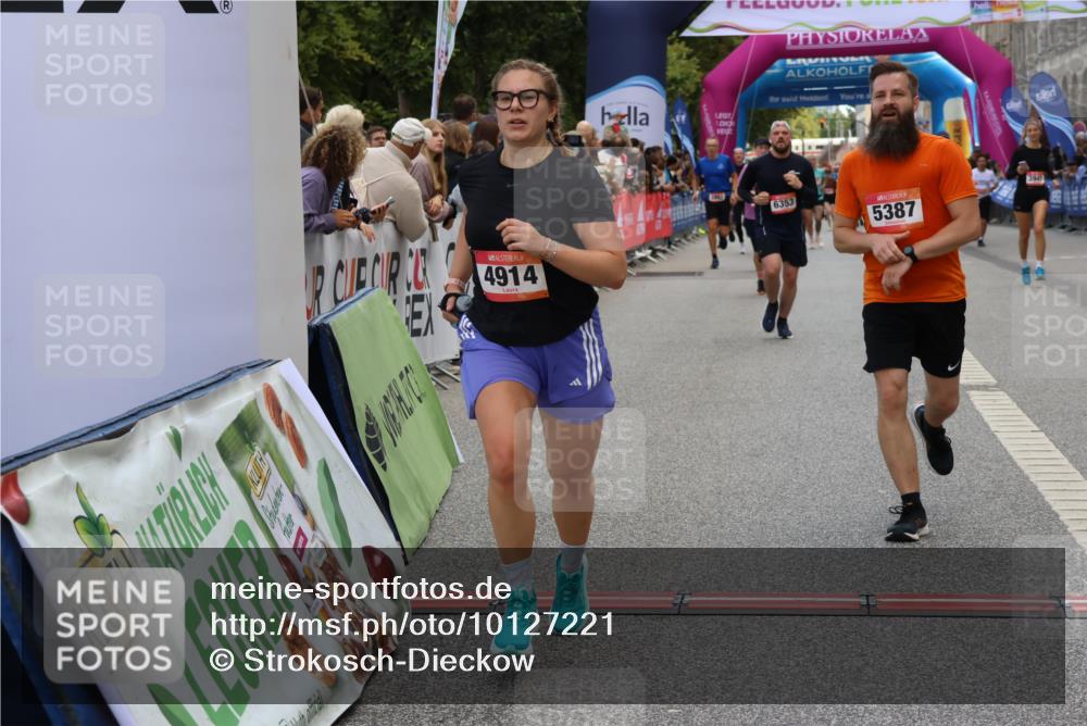 06.09.2026 - CURREX Alsterlauf Strokosch-Dieckow http://msf.ph/oto/10127221 06.09.2026 10:01:02 Ziel 2251, 3312, 3634, 3635, 3726, 3735, 3941, 4914, 5145, 5387, 6250, 6283, 6353, 6356, 8207, 8215 meine-sportfotos.de