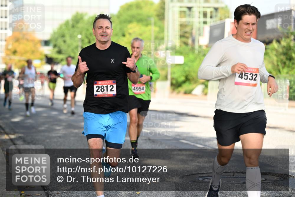 06.09.2026 - CURREX Alsterlauf Dr. Thomas Lammeyer http://msf.ph/oto/10127226 06.09.2026 09:46:46 Laufen 2812, 4954, 4532 meine-sportfotos.de