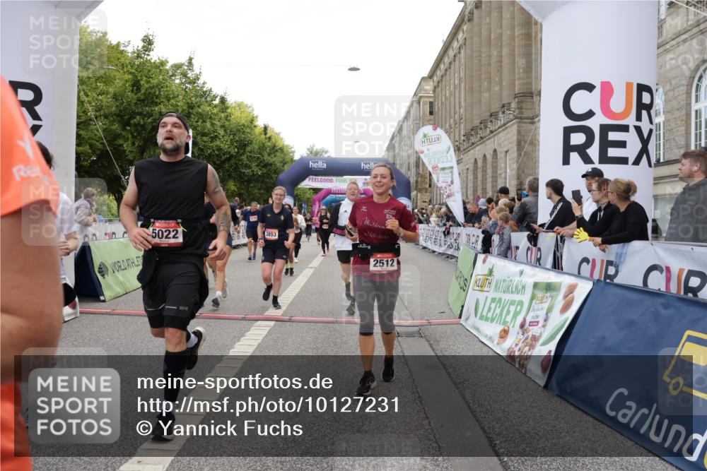 06.09.2026 - CURREX Alsterlauf Yannick Fuchs http://msf.ph/oto/10127231 06.09.2026 10:04:59 Ziel 2095, 2343, 2512, 3317, 3412, 3452, 3793, 3853, 3854, 3968, 4549, 4593, 4704, 4892, 5022, 5329, 5765, 6179, 6282, 8242, 8298 meine-sportfotos.de