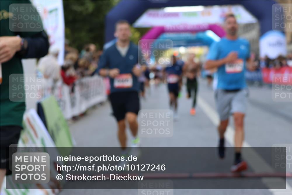 06.09.2026 - CURREX Alsterlauf Strokosch-Dieckow http://msf.ph/oto/10127246 06.09.2026 09:48:13 Ziel 2104, 2134, 2275, 3632, 3878, 4405, 4472, 4583, 5315, 5804, 6009, 6414, 8041 meine-sportfotos.de