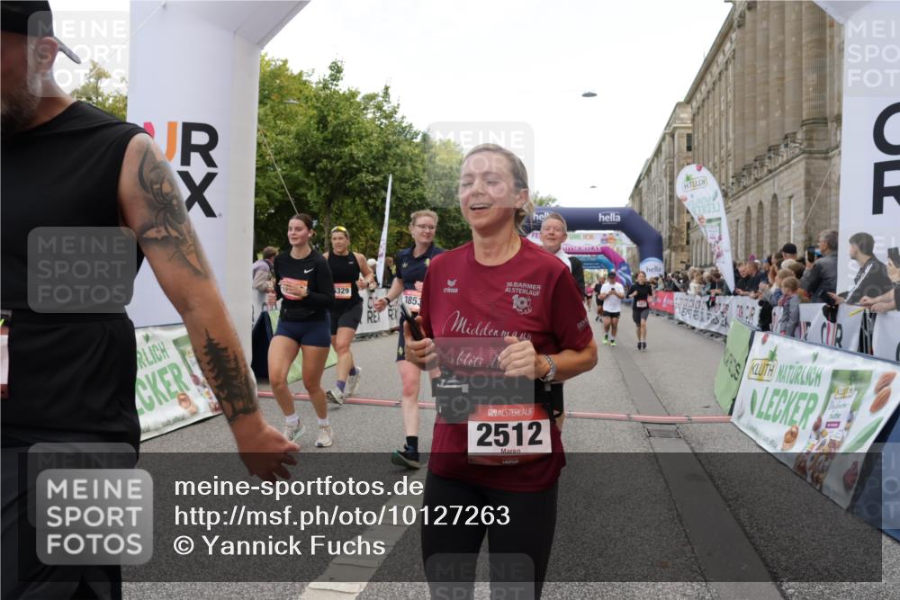 06.09.2026 - CURREX Alsterlauf Yannick Fuchs http://msf.ph/oto/10127263 06.09.2026 10:05:00 Ziel 2095, 2343, 2512, 2709, 3317, 3412, 3452, 3793, 3853, 3854, 3968, 4549, 4593, 4892, 5022, 5329, 5765, 6179, 6282, 8242, 8298 meine-sportfotos.de