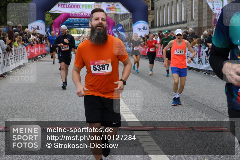 06.09.2026 - CURREX Alsterlauf Strokosch-Dieckow http://msf.ph/oto/10127284 06.09.2026 10:01:04 Ziel 2251, 2882, 3312, 3735, 3941, 4418, 4533, 4628, 4914, 5145, 5387, 6250, 6353, 6356, 8207, 8215 meine-sportfotos.de