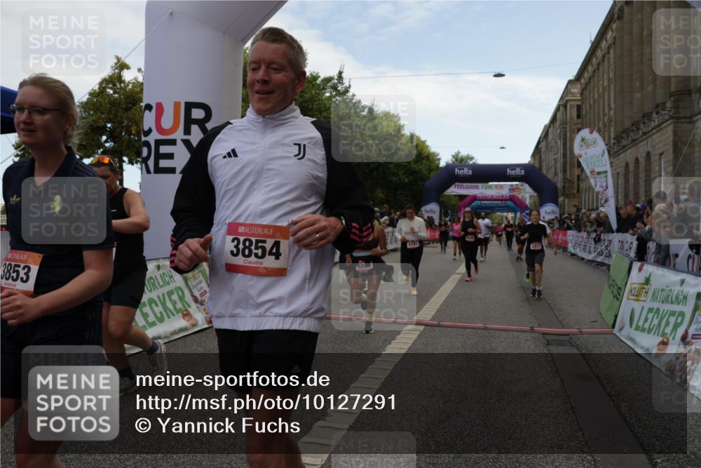 06.09.2026 - CURREX Alsterlauf Yannick Fuchs http://msf.ph/oto/10127291 06.09.2026 10:05:02 Ziel 2343, 2512, 2709, 3317, 3412, 3452, 3793, 3853, 3854, 3968, 4549, 4593, 4892, 5022, 5329, 5765, 6179, 6251, 6253, 6282, 8099, 8242, 8298 meine-sportfotos.de